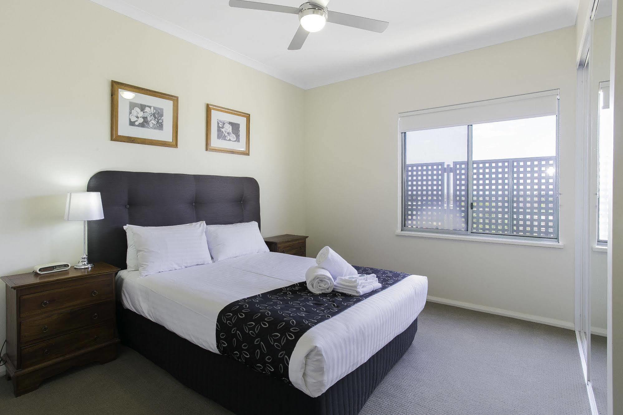 Boardwalk By Rockingham Apartments Bagian luar foto