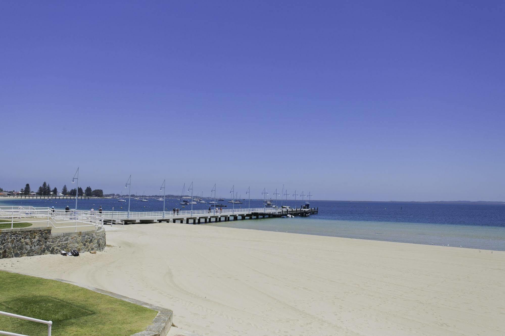 Boardwalk By Rockingham Apartments Bagian luar foto